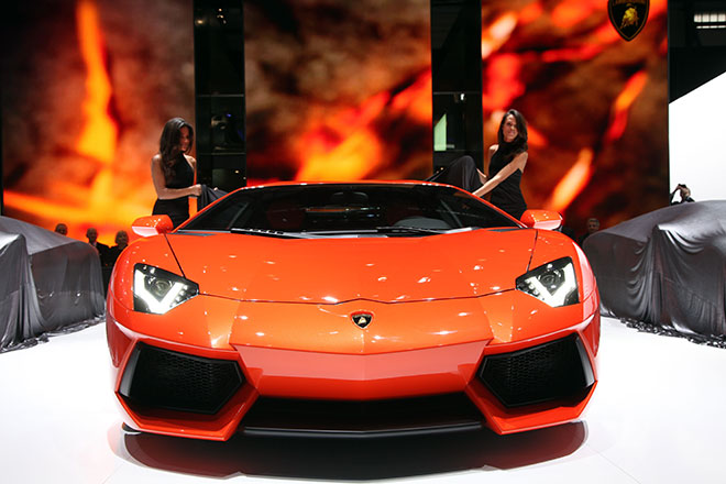 Aventador-02.jpg