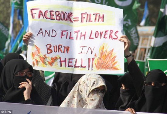 Pakistan Bans Facebook 550x378 Top 10 Technology Bans