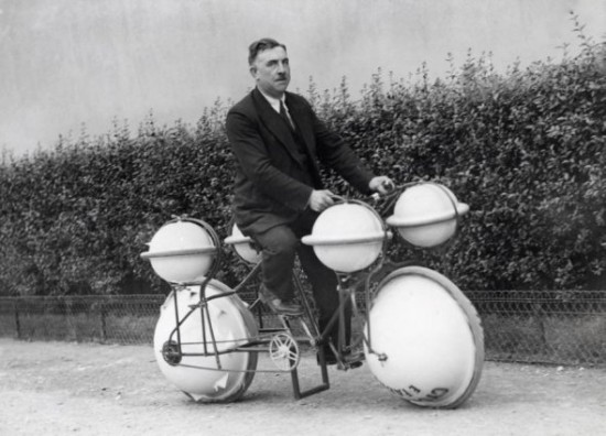 00021740 550x396 Top 25 Crazy Old Inventions