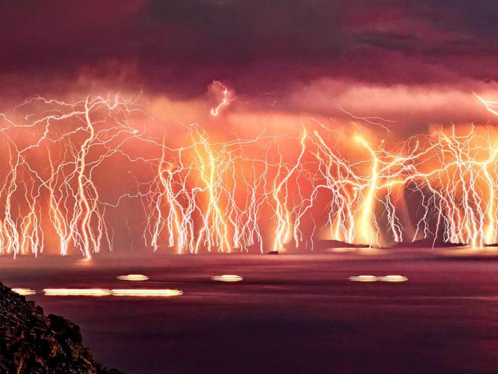 Catatumbo Lightning Nature is Incredibly Beautiful; Look at These 20 Mind Blowing Natural Weather Phenomena