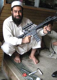 Bengkel senjata Taliban !