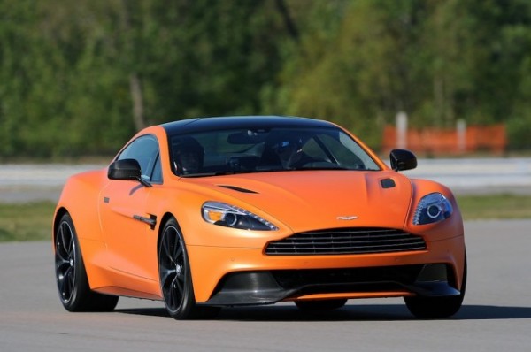 2014-Aston-Martin-Vanquish-1