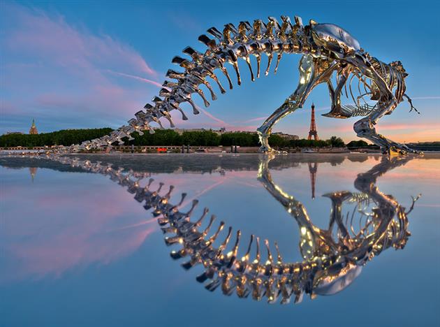 Life-Size-Chrome-T-Rex-Sculpture-in-Paris-1