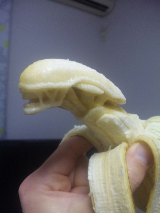 Banana-sculptures-550x733