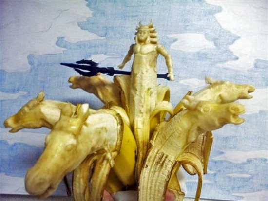 Banana-sculptures5-550x413