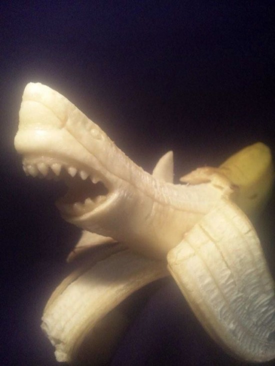 Banana-sculptures7-550x733