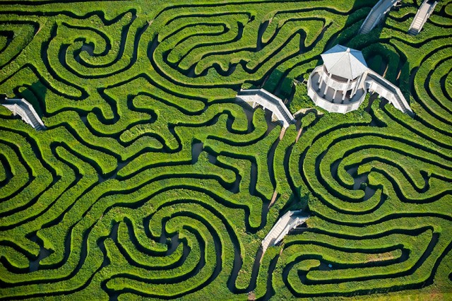 05-Maze-at-Longleat-England
