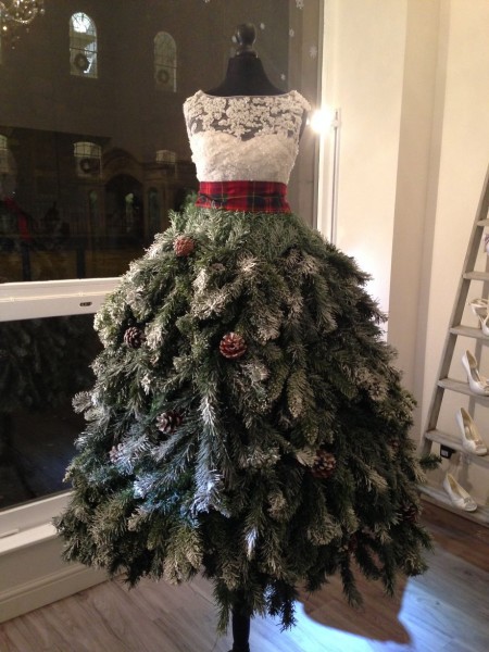 dress christmas tree