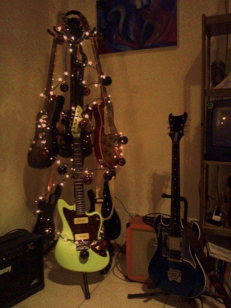 guitar christmas tree