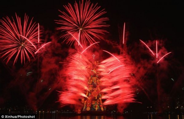 rio de janeiro christmas tree 5