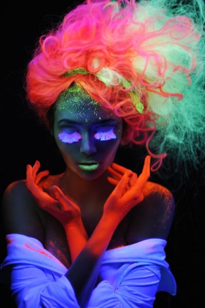 glow-in-dark-hair 1