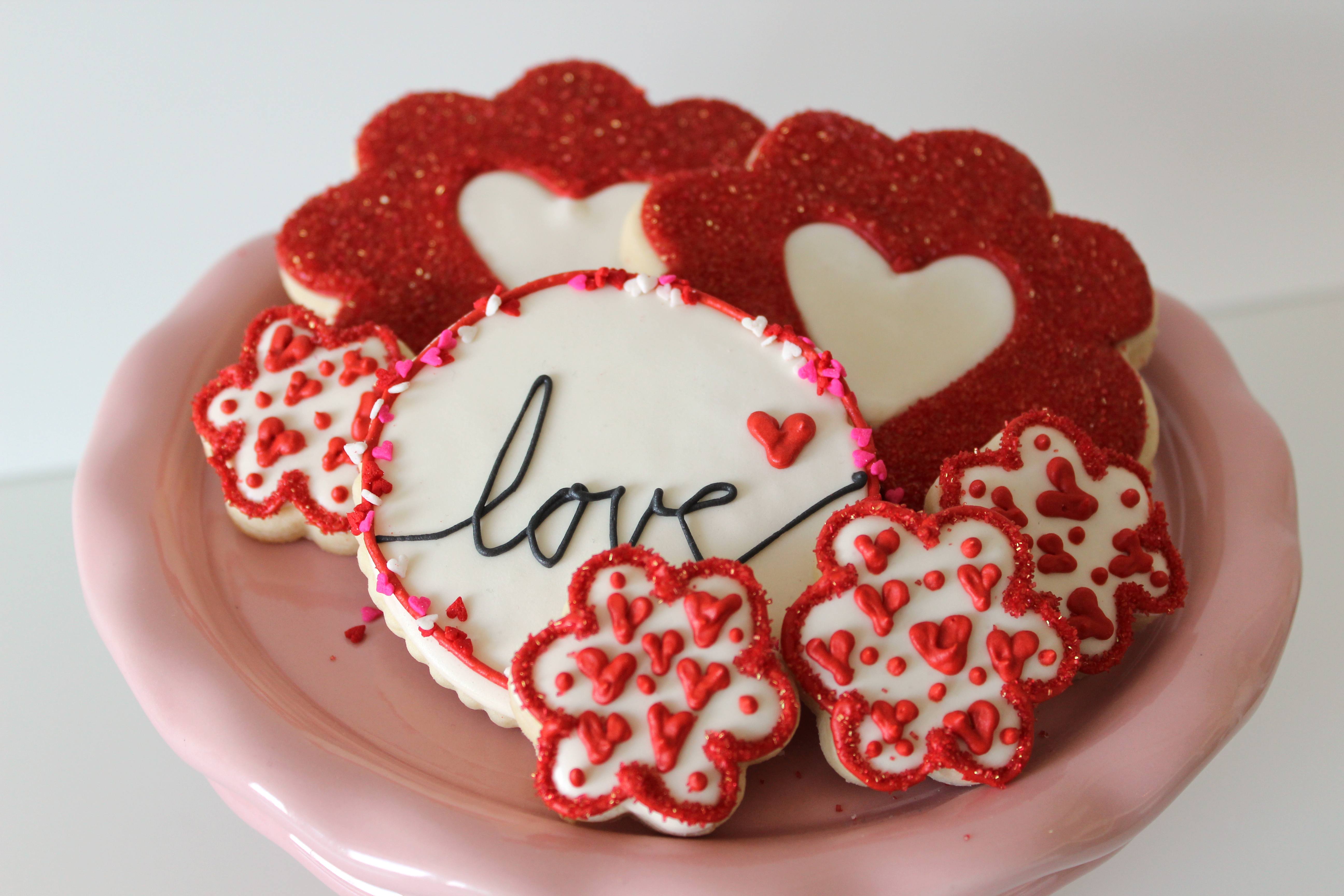 Cookies day. Валентинка печенье молоко. Valentine cookie. Корейские печенье сердце.